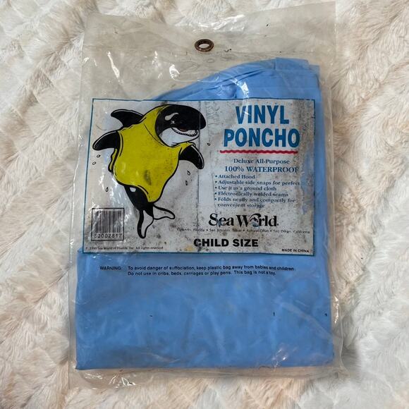 SEAWORLD Vintage Y2K Childs Size Ponch Shamu Show Vinyl NEW Blue Whale - Picture 1 of 2